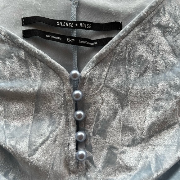 NEW Silence + Noise | Corina Velvet Mini Dress | Size XS - Picture 12 of 12